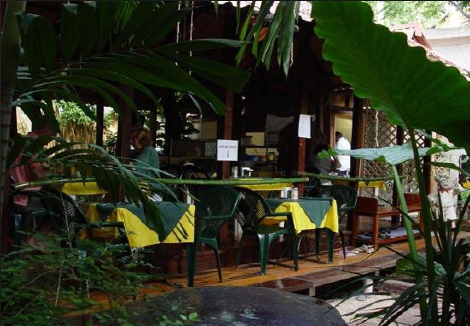 Eco-Hotel El Rey Del Caribe Канкун Экстерьер фото